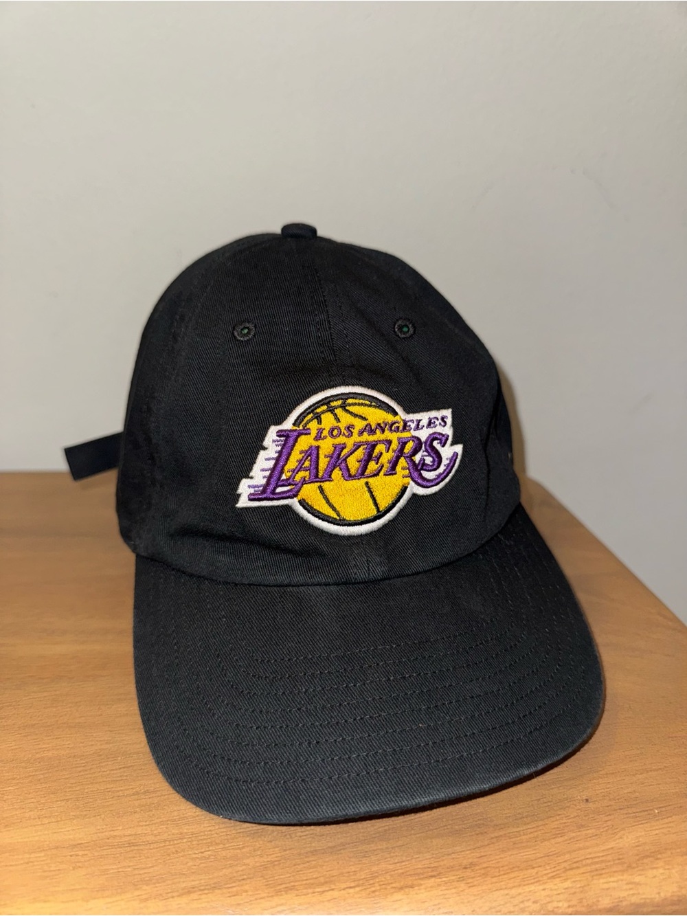 Los Angeles LA Lakers Black Logo Hat NWT